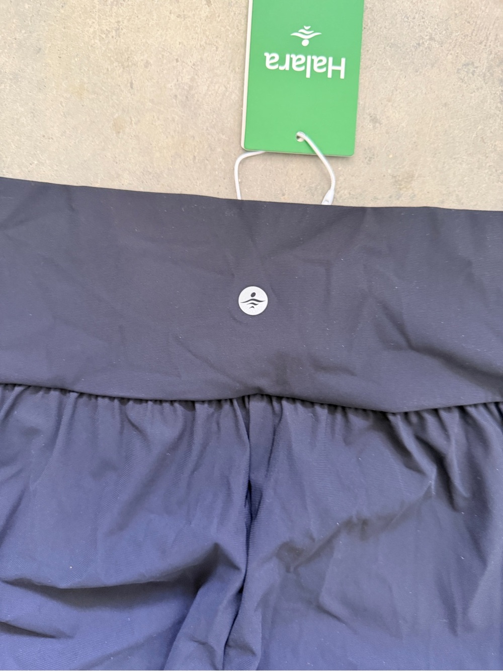NWT Halara High Waisted Black Jogger Pants Size Medium Regular Pocket Athleisure - Picture 5 of 6